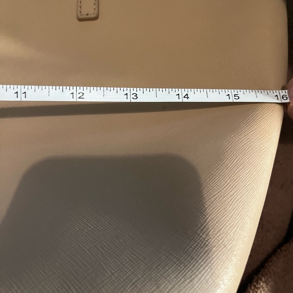 Kate Spade Beige Tote with Red Interior - Picture 3 of 9